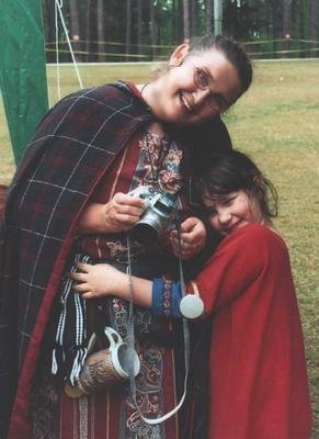 Meistres Bronwen o Gydweli & Cecilia de Lessay at Dreamstone in April A.S. XXXVII (2003)