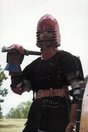 Lord Ernán Ó Conaill in a rare armored shot at a Pine Log Park fighter practice in the summer of A.S. XXXI (1997)