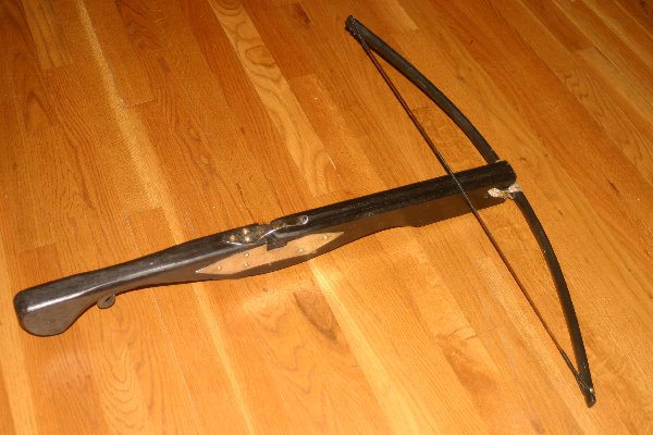 Crossbow hand-made by Baron Michael de Multon (2009)